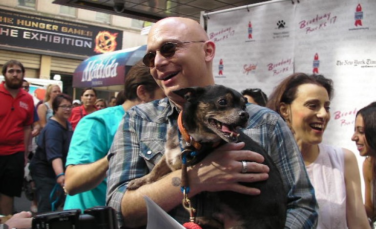 Photo Coverage Broadway Barks Fun Home Strike A Pose!