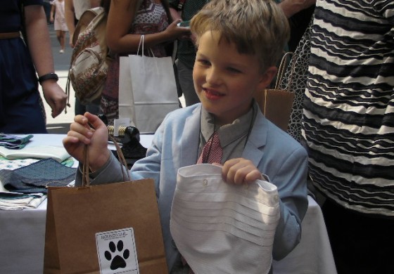 Broadway Showbiz Chats With Iain  At Broadway Barks!
