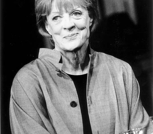 BROADWAY DIM ALL LIGHTS FOR MAGGIE SMITH.